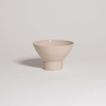 Small matte dessert bowl, sculptural shape, ideal for desserts or small servings, made in Frankfurt, dishwasher safe.